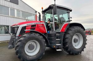 1-138.jpg Tracteur Massey Ferguson MF 8S 225 EXCLUSIVE DYNA-VT – 4RM – 2022 – 225 h