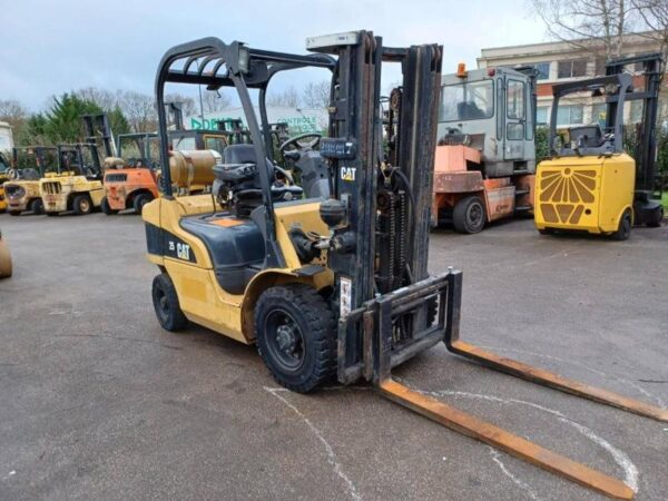 Chariot Élévateur à Gaz Caterpillar GP25N – 2,5 Tonnes