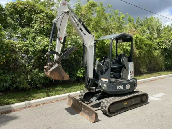1-7-1.webp Mini-pelle Bobcat E26