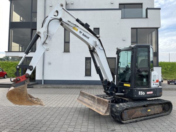 Mini-pelle BOBCAT E85