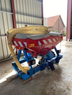 Trémie Frontale MONOSEM – Entraînement Hydraulique – 2011