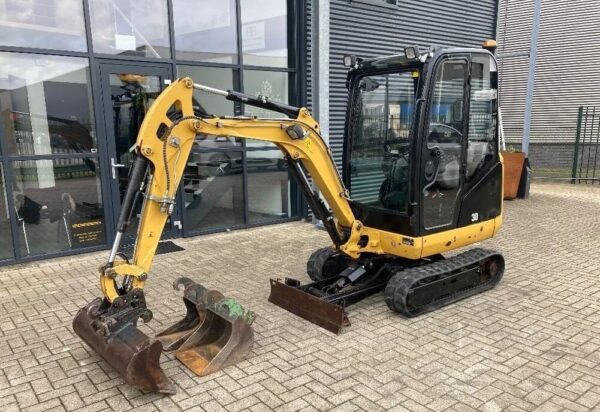 1-84.jpg Mini-pelle CATERPILLAR 301.7D