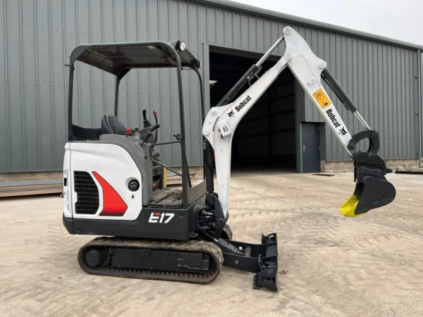Mini-pelle Bobcat E17