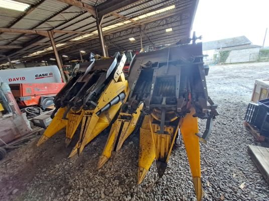 Moissonneuse-batteuse New Holland CR 9080 – Rotor – Coupe 7,32 mAvec équipement maïs Fantini 8 rangs
