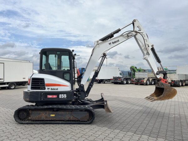 Mini-pelle BOBCAT E85