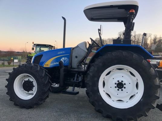 Tracteur New Holland TL100A – 4RM – 2005 – 100 ch