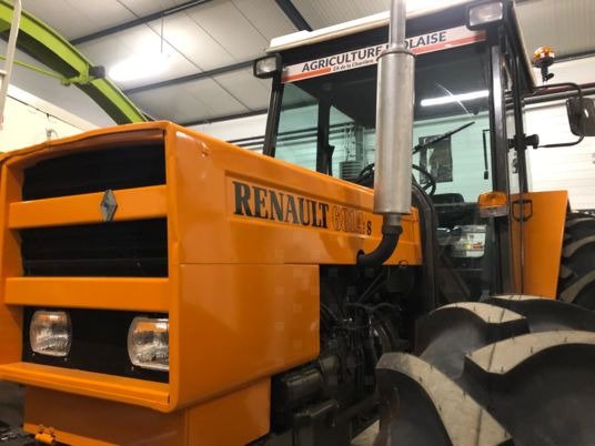 Tracteur Renault 681-4S – 1983 – 65 ch – 4RM