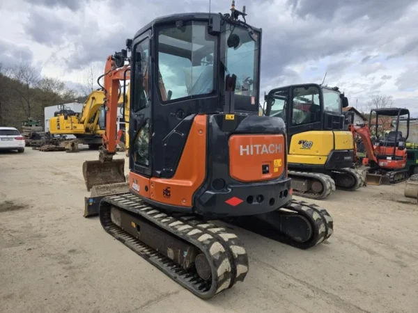 11-17.webp Mini-pelle Hitachi ZX48U-6 – 2021 – 4,8 T
