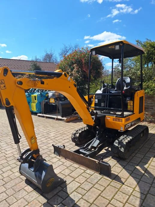 Mini-pelle JCB 19C-1 (2019) – 1,9 t