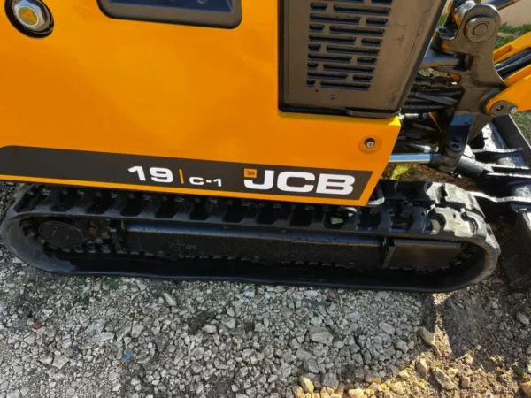 Mini-pelle JCB 19C-1 – 2022 – 1,9 T (785 h)