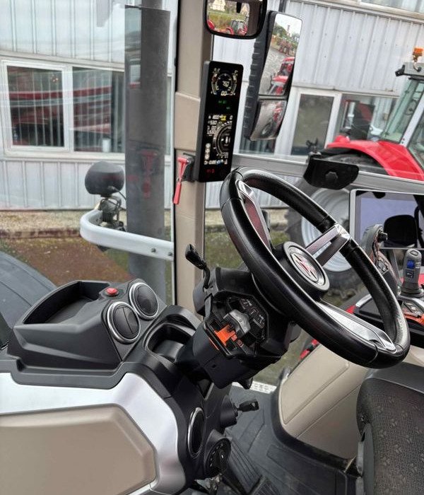 11-46.jpg Tracteur Massey Ferguson MF 8S 225 EXCLUSIVE DYNA-VT – 4RM – 2022 – 225 h