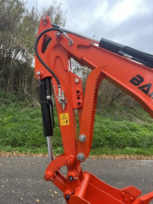 BAIMSE – 2,5 t – Moteur Kubota D1105 Poids : 2 500 kg | Rotation 360° | Puissance : 24,8 ch