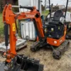 12-12.webp Mini-Pelle Hitachi 17U – 2023 – Seulement 223 h – Comme Neuve