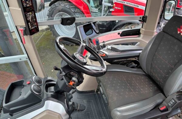 12-45.jpg Tracteur Massey Ferguson MF 8S 225 EXCLUSIVE DYNA-VT – 4RM – 2022 – 225 h