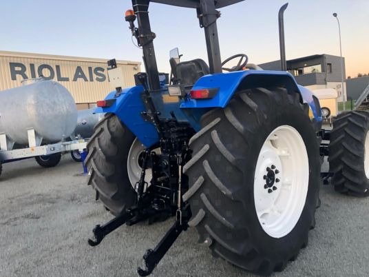 Tracteur New Holland TL100A – 4RM – 2005 – 100 ch