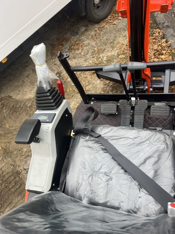 BAIMSE – 2,5 t – Moteur Kubota D1105 Poids : 2 500 kg | Rotation 360° | Puissance : 24,8 ch