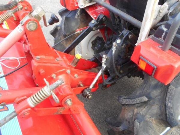 12.jpg Tracteur Yanmar d’occasion de 14 chevaux