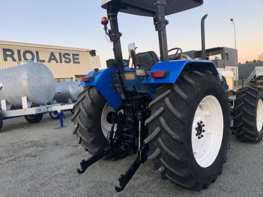 Tracteur New Holland TL100A – 4RM – 2005 – 100 ch