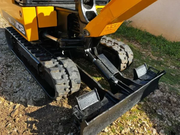 Mini-pelle JCB 19C-1 – 2022 – 1,9 T (785 h)