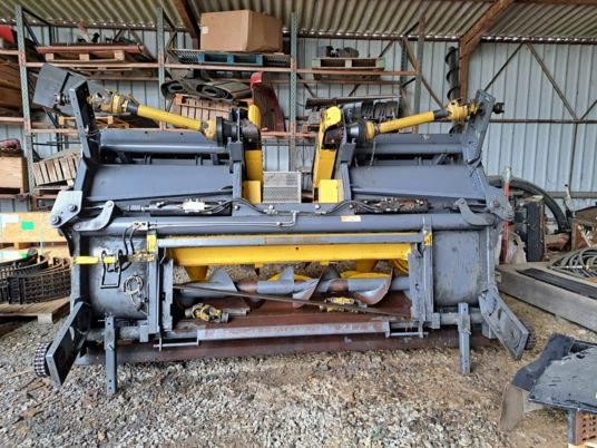 Moissonneuse-batteuse New Holland CR 9080 – Rotor – Coupe 7,32 mAvec équipement maïs Fantini 8 rangs