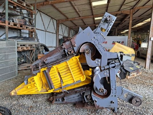 Moissonneuse-batteuse New Holland CR 9080 – Rotor – Coupe 7,32 mAvec équipement maïs Fantini 8 rangs