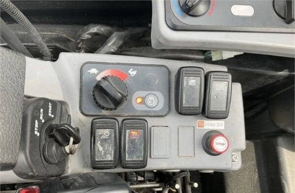 17-8.jpg Mini-pelle Kubota KX057-4 – 2018 – 5,5 T