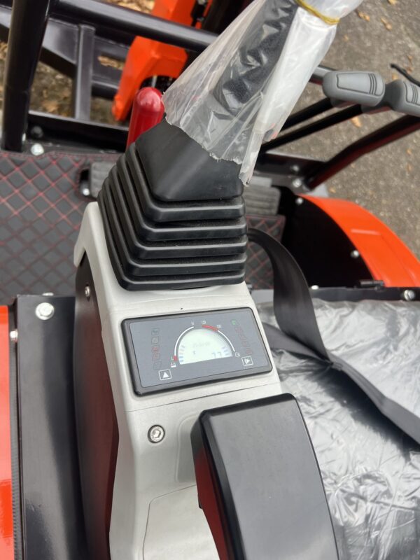 BAIMSE – 2,5 t – Moteur Kubota D1105 Poids : 2 500 kg | Rotation 360° | Puissance : 24,8 ch