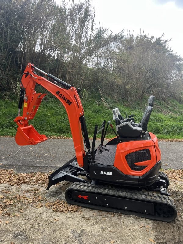 BAIMSE – 2,5 t – Moteur Kubota D1105 Poids : 2 500 kg | Rotation 360° | Puissance : 24,8 ch