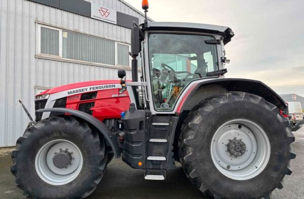 2-124.jpg Tracteur Massey Ferguson MF 8S 225 EXCLUSIVE DYNA-VT – 4RM – 2022 – 225 h