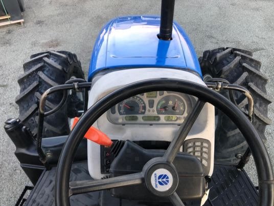 Tracteur New Holland TL100A – 4RM – 2005 – 100 ch