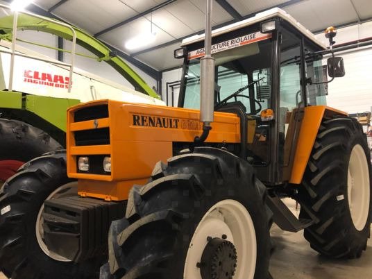 Tracteur Renault 681-4S – 1983 – 65 ch – 4RM