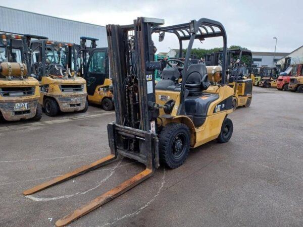Chariot Élévateur à Gaz Caterpillar GP25N – 2,5 Tonnes