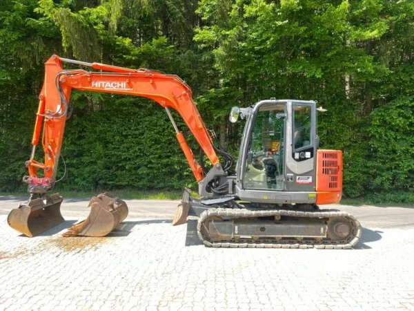 2-30-1.webp Mini-pelle Hitachi ZX85USBLC-3 – 2010 – 8 T