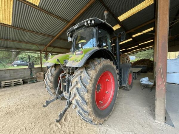 Tracteur Claas AXION 820 CEBIS – 225 ch – 4RM – 2015