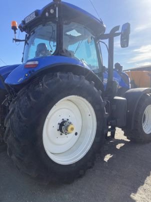 3-126.jpg Tracteur New Holland T7