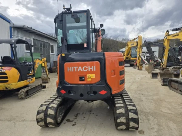 3-31-1.webp Mini-pelle Hitachi ZX48U-6 – 2021 – 4,8 T