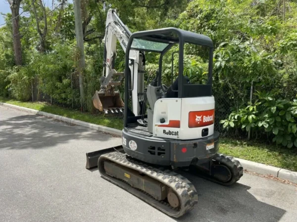 3-6-2.webp Mini-pelle Bobcat E26