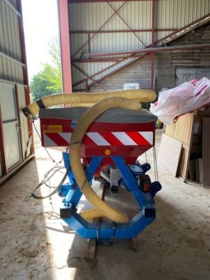 Trémie Frontale MONOSEM – Entraînement Hydraulique – 2011