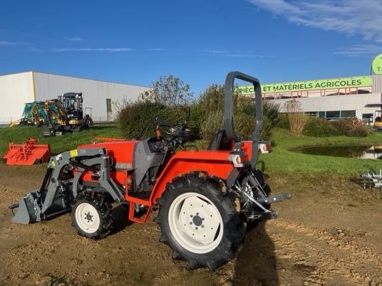 Micro-tracteur Kubota GL22 – 22 CV – 4RM – RemanufacturéAvec chargeur neuf et godet grappin