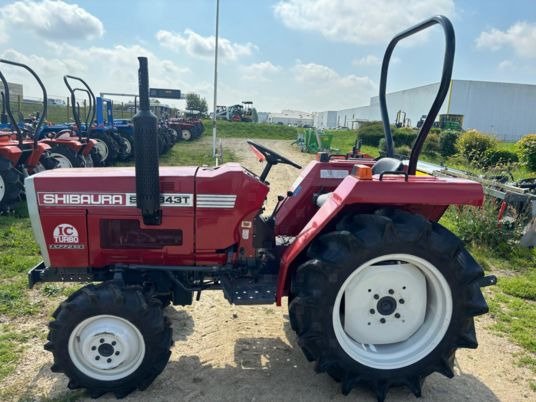 Micro-tracteur Shibaura SD-2843T – 28 CV – 4RM – Remanufacturé