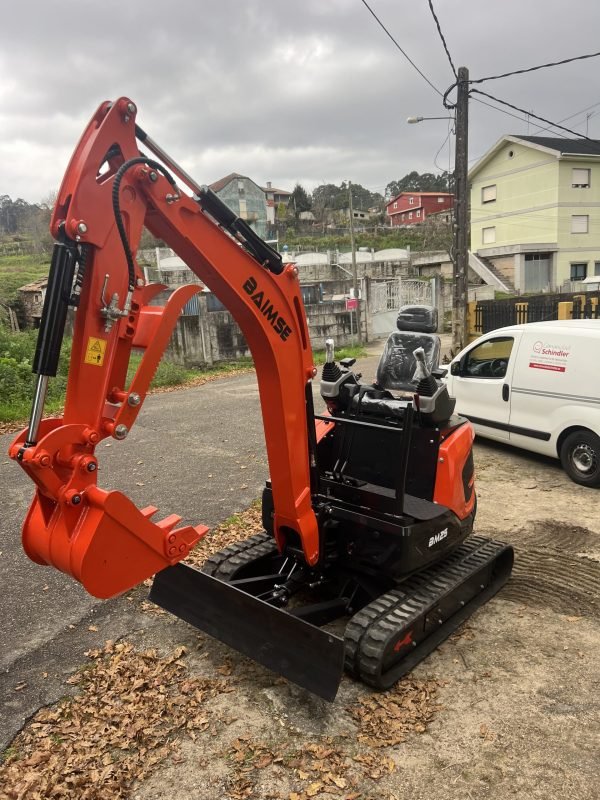 BAIMSE – 2,5 t – Moteur Kubota D1105 Poids : 2 500 kg | Rotation 360° | Puissance : 24,8 ch