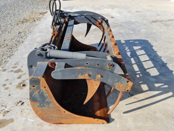 Godet multiservice Mailleux Largeur 1,6m Attelage MX
