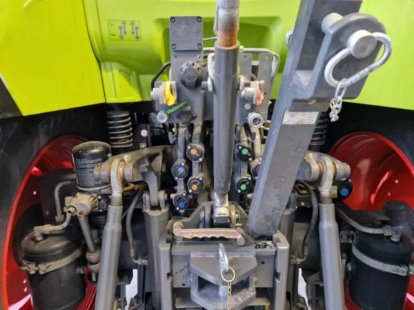 4-57.webp Tracteur CLAAS ARION 630 CIS – 2019 | 165 ch | 4RM