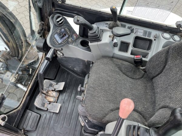Mini-pelle BOBCAT E85