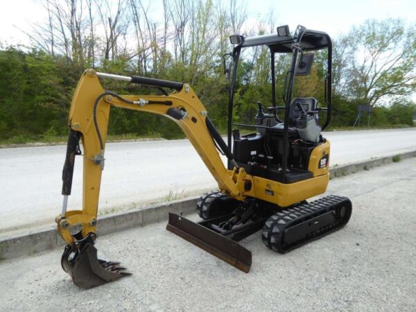 Mini-pelle CATERPILLAR 301.7D CR