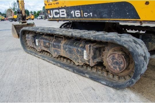 Mini-pelle JCB 8014