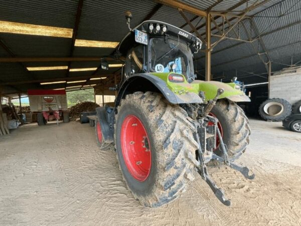 Tracteur Claas AXION 820 CEBIS – 225 ch – 4RM – 2015