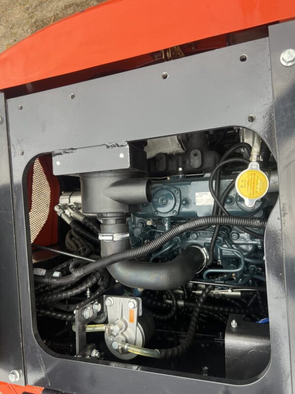 BAIMSE – 2,5 t – Moteur Kubota D1105 Poids : 2 500 kg | Rotation 360° | Puissance : 24,8 ch
