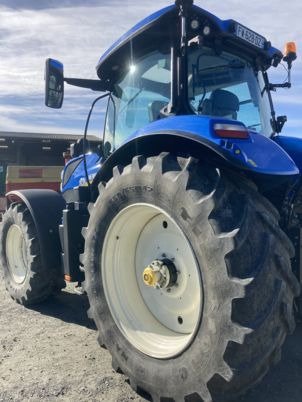 5-117.jpg Tracteur New Holland T7