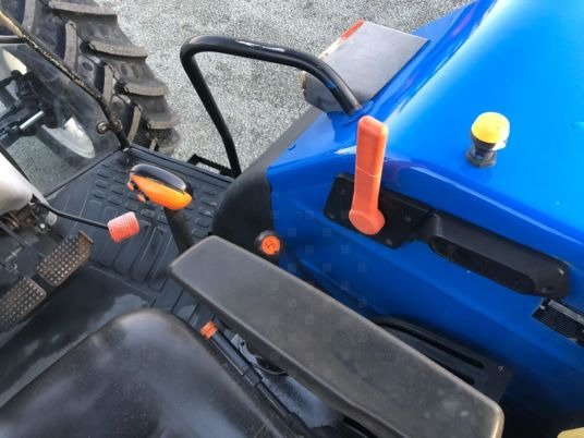 Tracteur New Holland TL100A – 4RM – 2005 – 100 ch